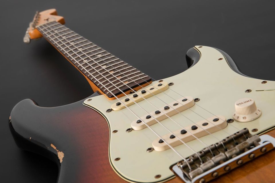 2022 Fender Custom Shop ’63 Stratocaster Relic Korina in Paderborn