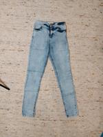 Bershka Jeans Hose skinny 36 34 s xs xxs hellblau Hessen - Fulda Vorschau