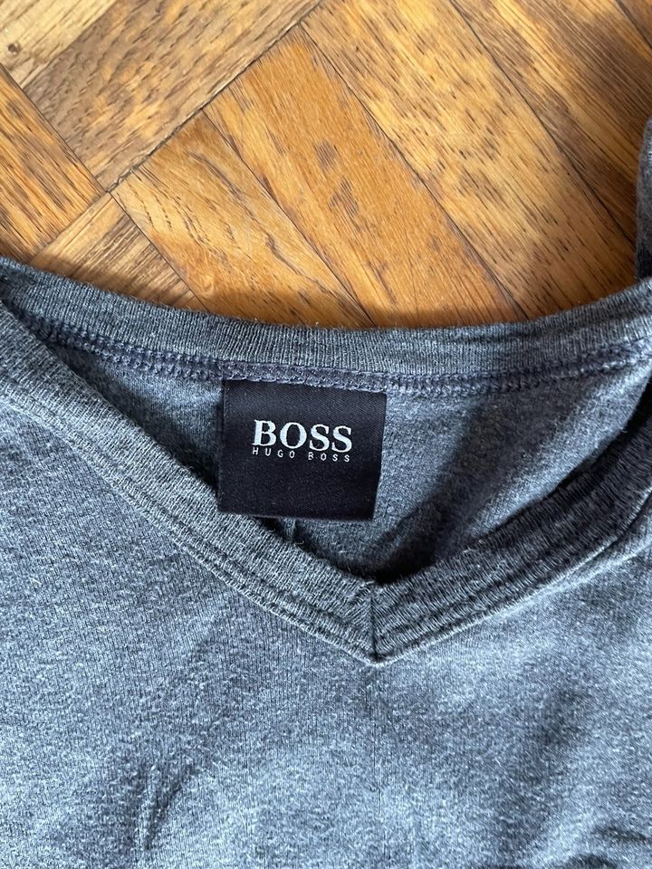 Hugo Boss T-Shirt Größe XL in Reutlingen