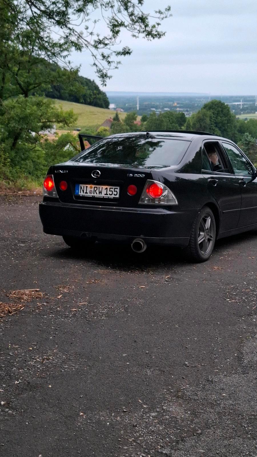 Abbildung des Autos Lexus is 200 sport