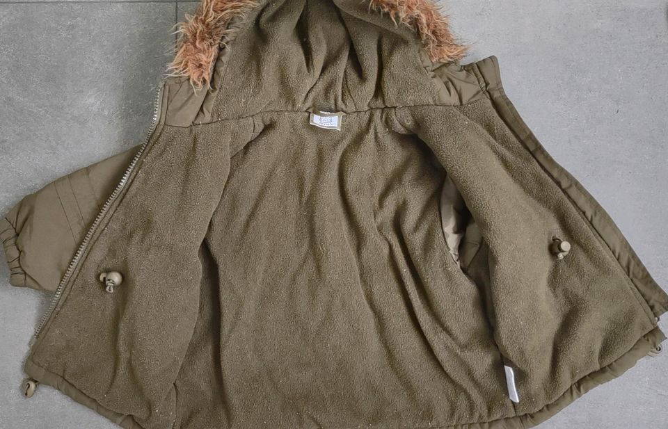 Schöne Babyjacke oliv gefüttert Gr 74 in Rheine