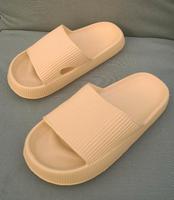 Schuhe / Slipper / Badeschlappen Hessen - Maintal Vorschau