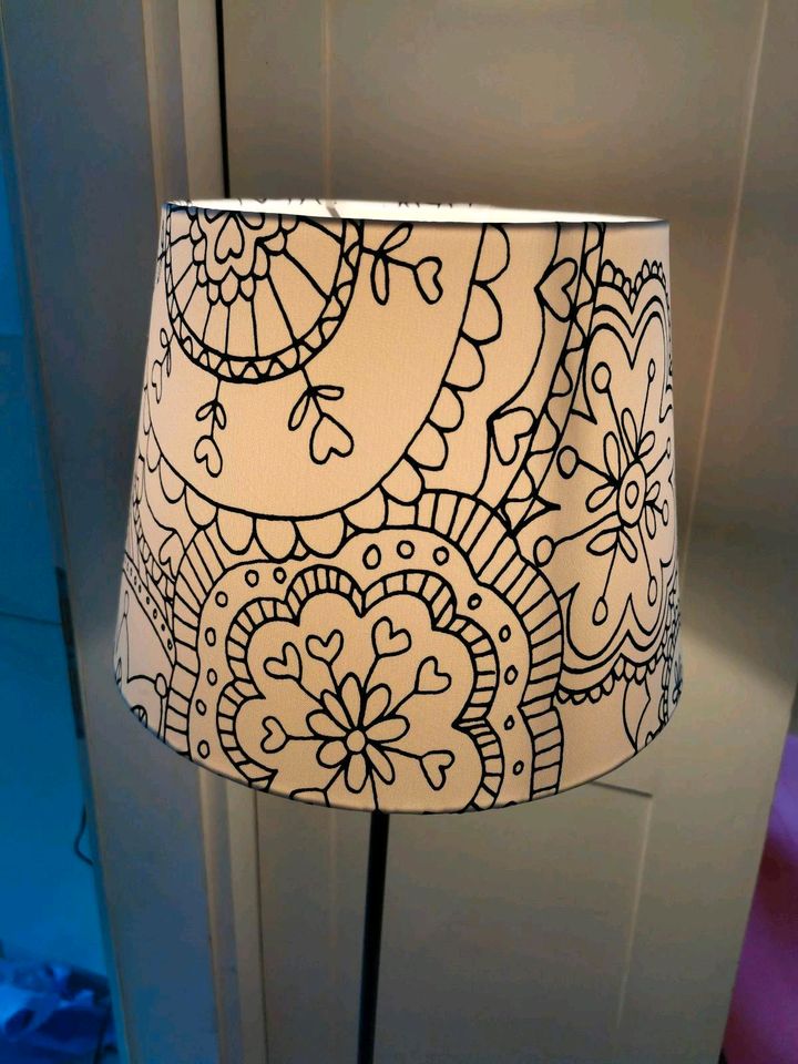 Kinderzimmer-Stehlampe in Hachenburg