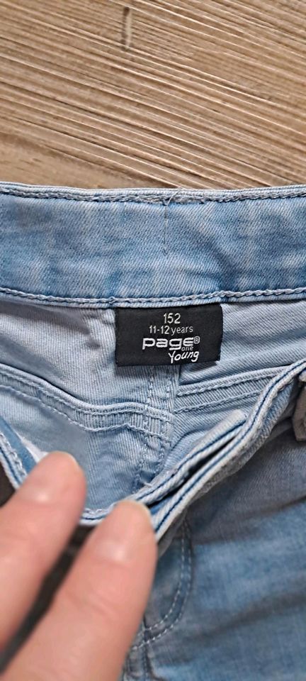 Page young Jeans 152 in Weener