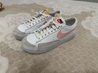 Nike Damen sneaker Größe 38 Hessen - Wächtersbach Vorschau