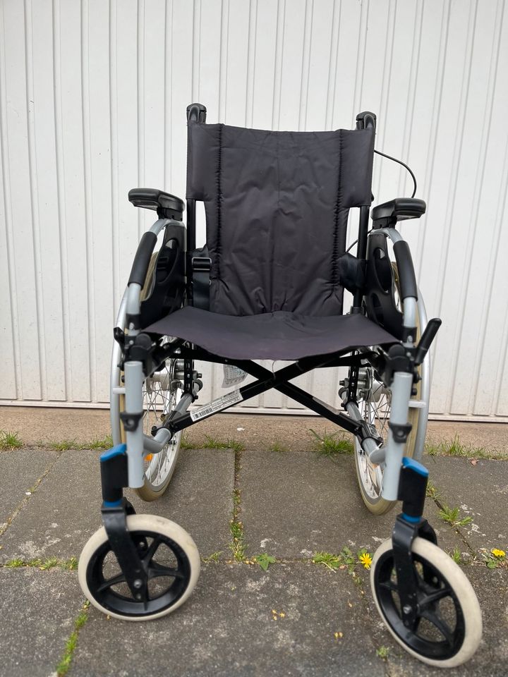 Rollstuhl invacare action 2ng in Bad Oeynhausen