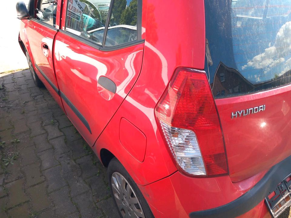 Hyundai i10 Bj.2009 49kw Rot Lackcode H4 Schlachtfest Teile in Hamm