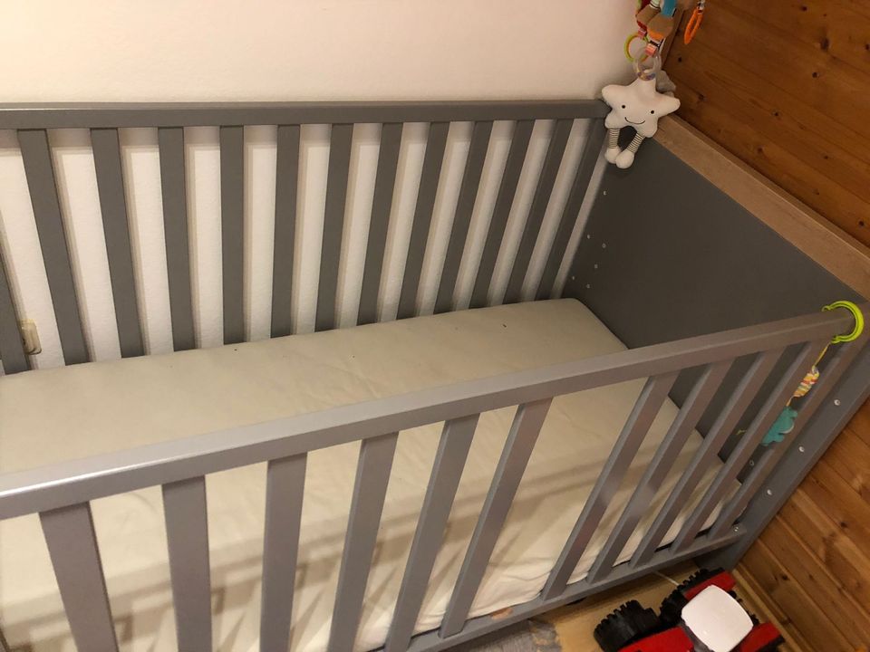 Baby Bett umbaubar als Junior Bett in Beckingen