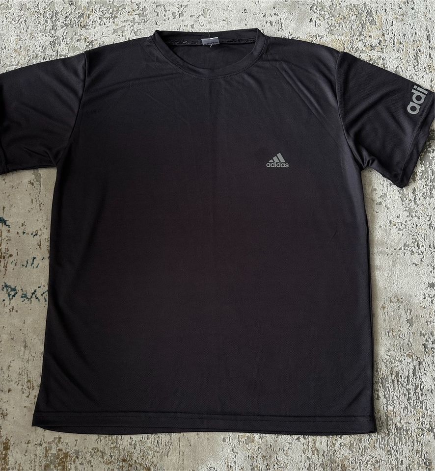 Herren Adidas T-Shirt Neu Unbenutzt Gr:L. in Duisburg