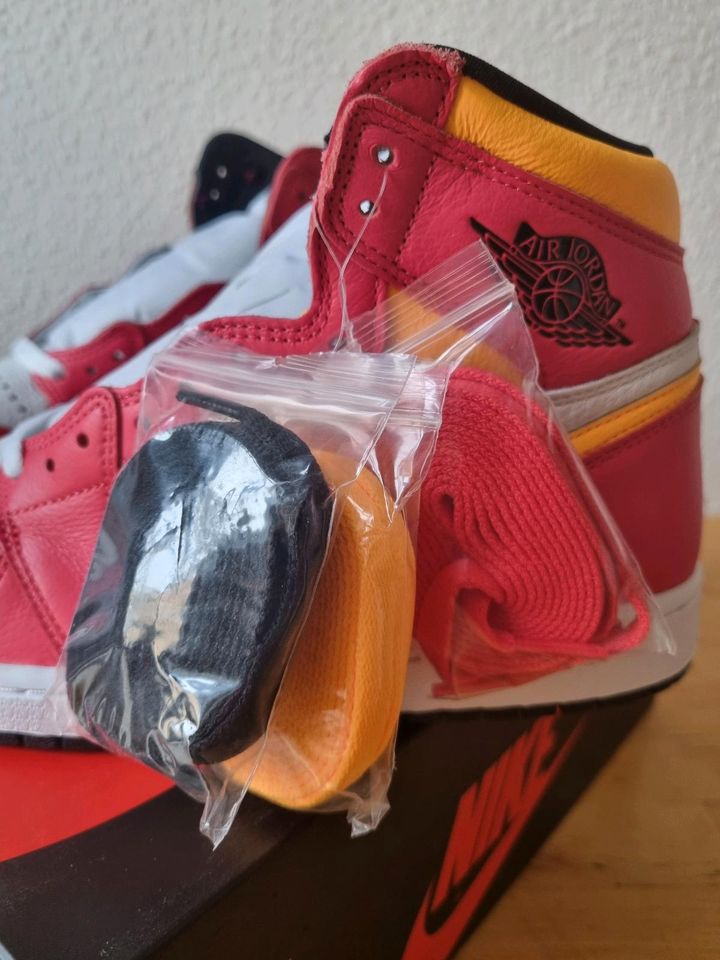 Nike Air Jordan Retro High OG 1s Fusion Red 44 in Leipzig