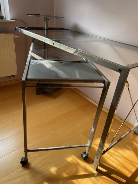 Winkel Schreibtisch L-Form Klappbar Rollen Glas Metall 1,40x1,40m in Siegen