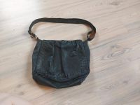 Schwarze Handtasche mit Nieten *neuwertig* Bayern - Eichenau Vorschau