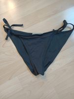 Bikini Hose schwarz neu seitlich gebunden  Gr.  164 / S / 36 Frankfurt am Main - Riederwald Vorschau