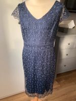 Abendkleid Spitzenkleid dunkelblau blau S. Oliver Größe 40 Nordrhein-Westfalen - Rietberg Vorschau