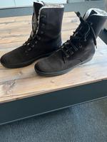 Tods Stiefel nie getragen Nordrhein-Westfalen - Gelsenkirchen Vorschau