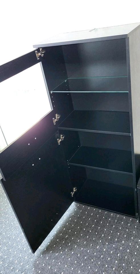 Wohnzimmer  Schrank  schwarz ohne Tv in Moers