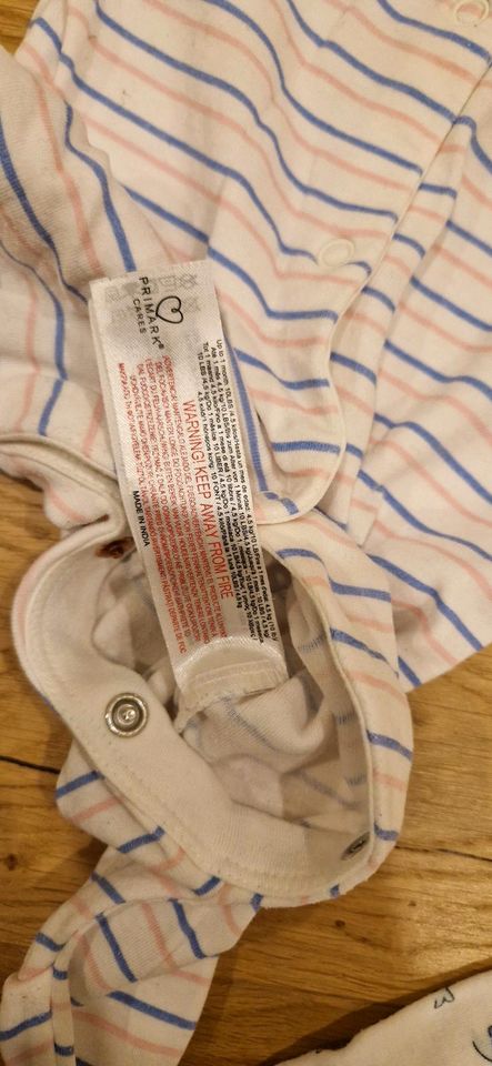 3 x Baby Schlafanzüge Größe 56 Strampler  Primark Babyschlafanzug in Maintal