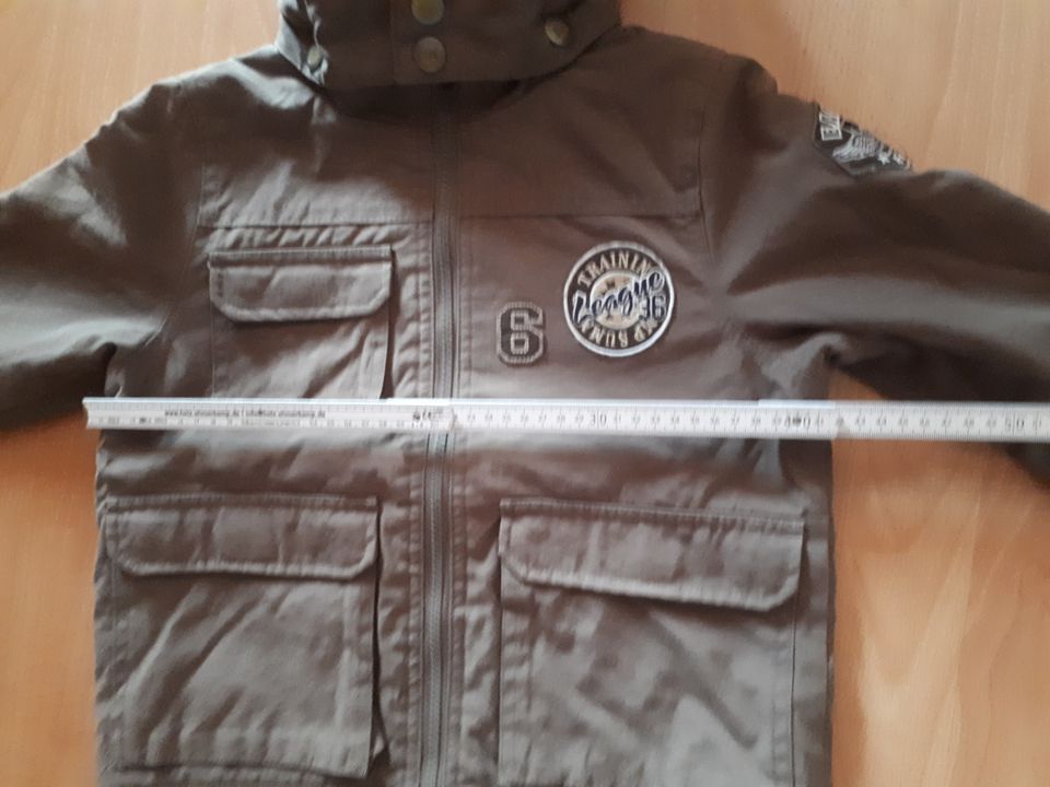 braune Übergangsjacke mit abnehmbarer Kapuze Gr. 116 in Berlin