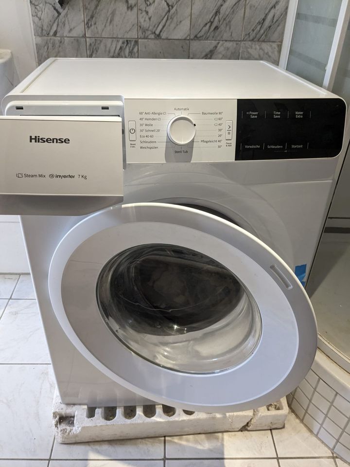 Waschmachine mit Trockner - Hisense 7kg in Nürnberg (Mittelfr)