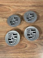 4 x original Porsche Macan Nabendeckel Deckel Embleme 65 mm Nordrhein-Westfalen - Holzwickede Vorschau