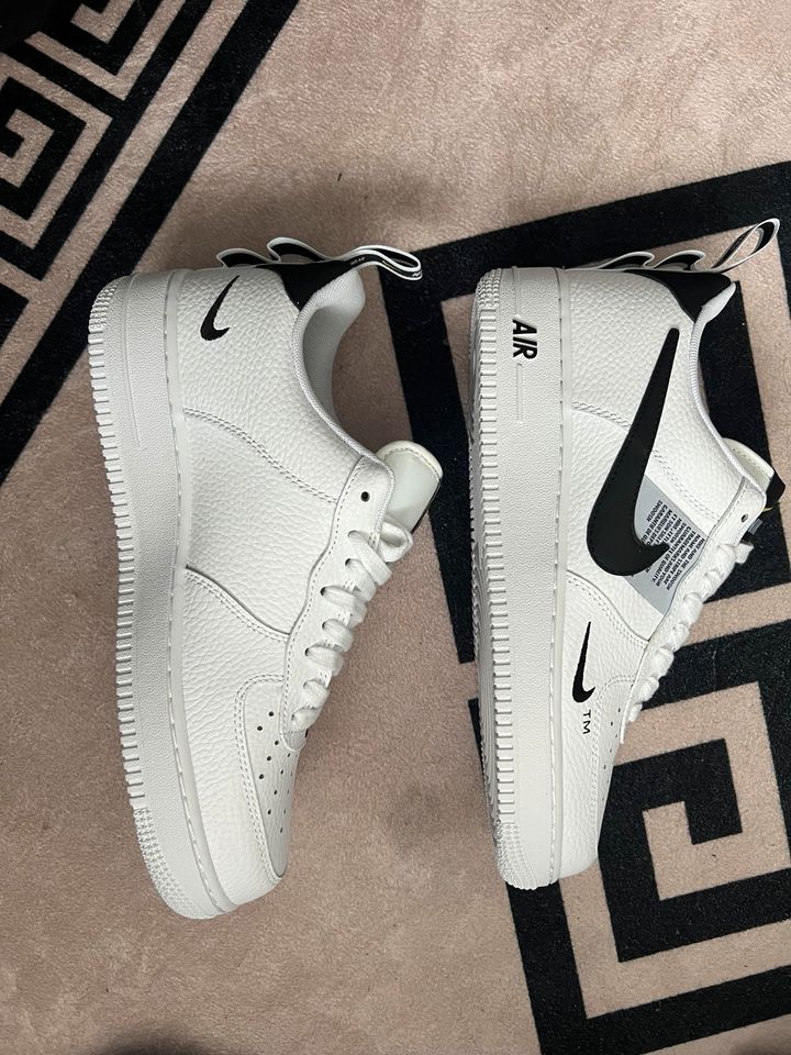 Nike Air Force 1 07 LV8 Utility White in Adelsheim