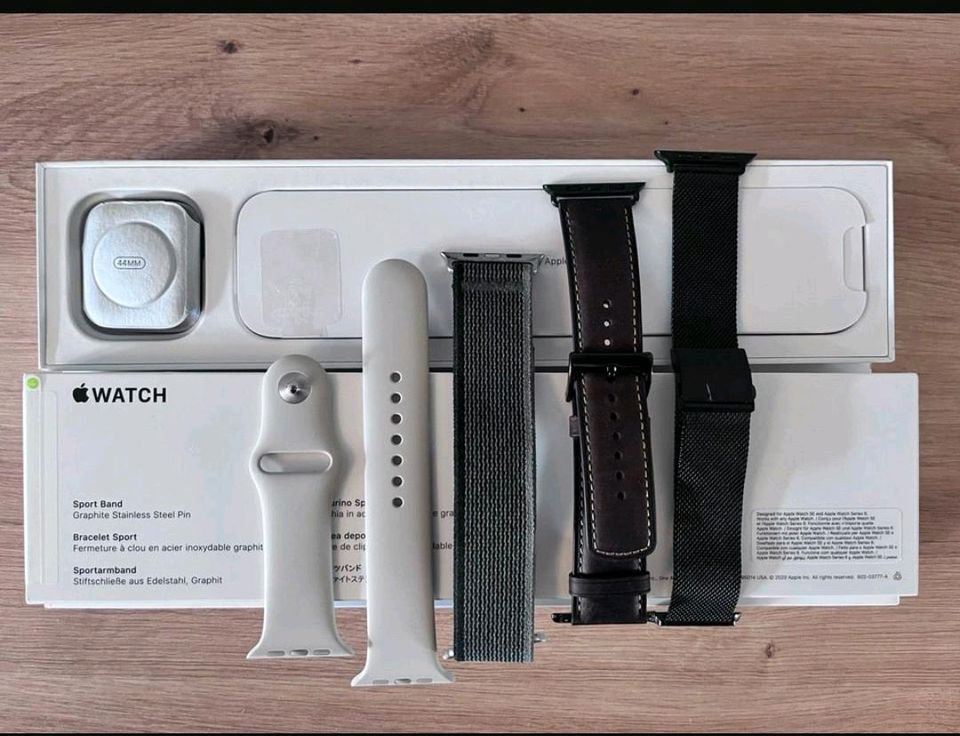 Apple Watch Serie 6 Edelstahl 44mm Cellular Smartwatch in Kirchdorf an der Iller