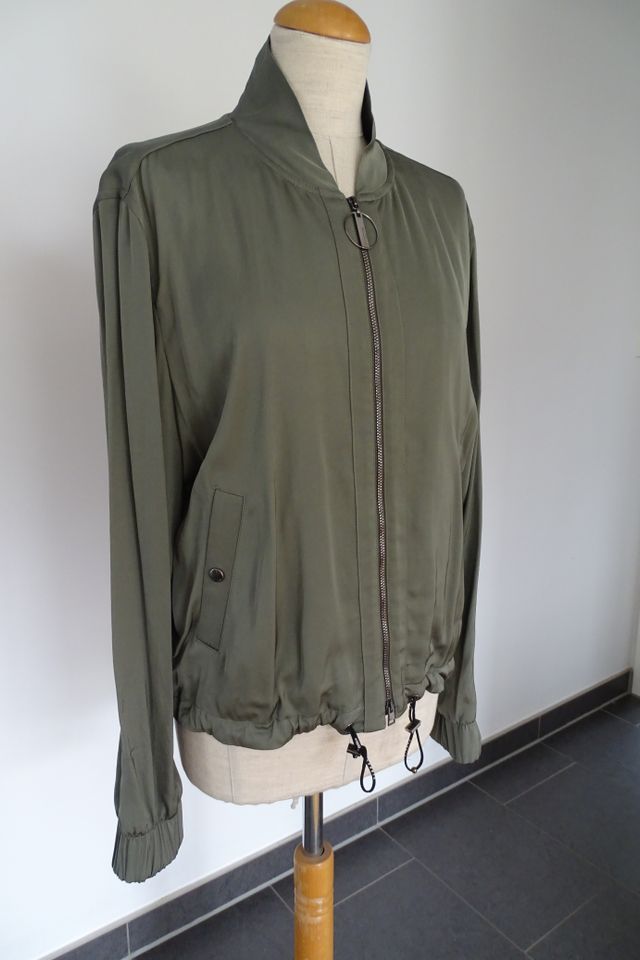 Marc Cain Blouson leichte Jacke khaki Gr. N4 L 40 in Berlin