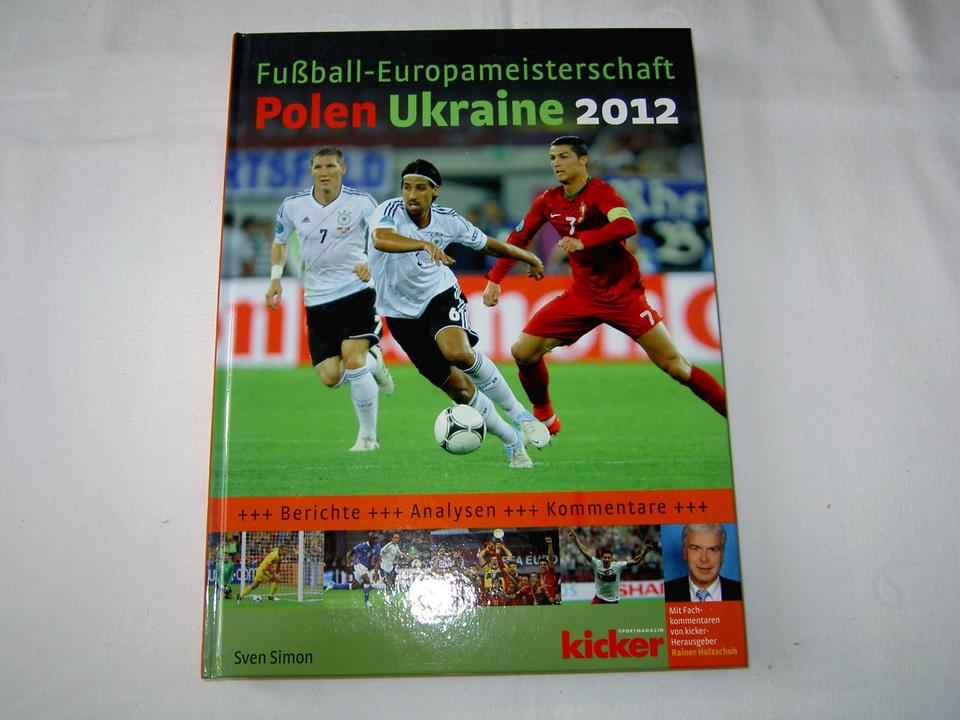 Sachbuch/Bildband "Fußball-Europameisterschaft 2012", neuwertig in Tittling