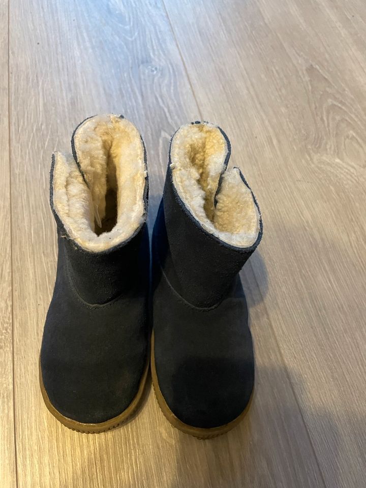 Warme Winterboots Größe 24 unisex in Ilsede