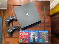 PlayStation Pro mit SSD, 2 Controllern und 3 Spielen Kr. München - Höhenkirchen-Siegertsbrunn Vorschau