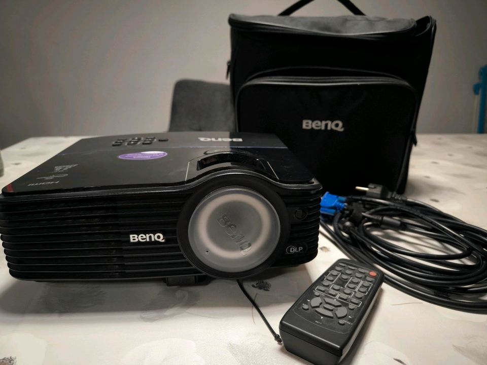 Beamer BenQ MX761   Inklusive Fernbedienung,Kabel und Tasche in Backnang