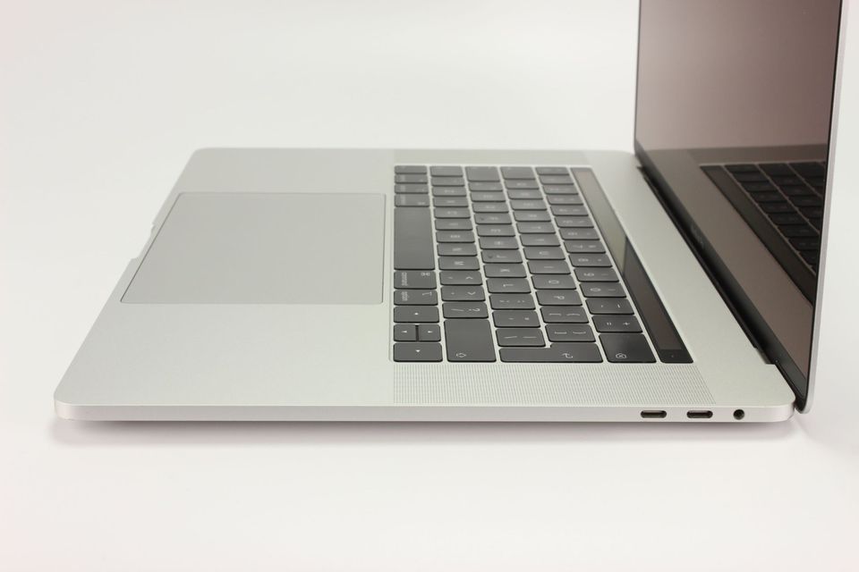 Apple MacBook Pro15,3 A1990 (2018) 15.4"  i9-8950HK 16GB 512GB in Mettenheim