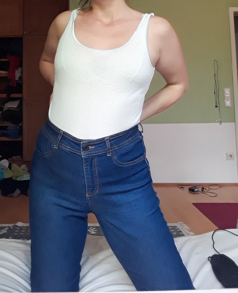 strechige, eng anliegende Jeans in Frankfurt am Main
