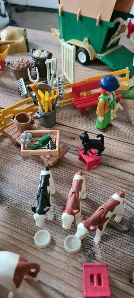 PLAYMOBIL - Pferdehof mit sehr viel Zubehör und Extras in Ochtersum