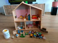 Puppenhaus aus Holz mit viel Zubehör und Puppen Nordrhein-Westfalen - Hattingen Vorschau