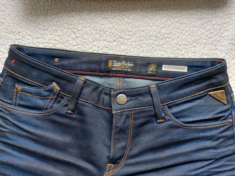 NEU Replay Slim Jeans Gr.28 in Uedem