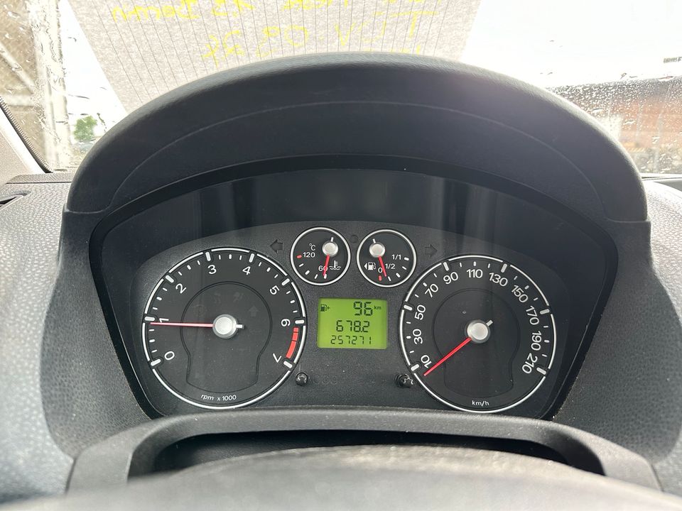 Ford Fiesta 1.3L ( Tüv / Klima ) in Meschede