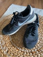 Nike | Gr. 39 | Turnschuhe | Sneaker Schleswig-Holstein - Quarnbek Vorschau