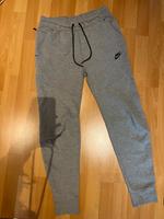 Nike Tech Fleece Herrenbekleidung Hose S Brandenburg - Altlandsberg Vorschau