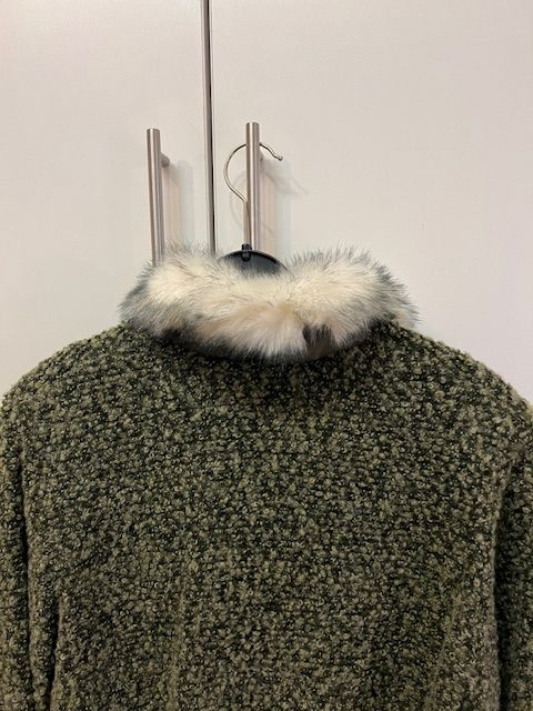 EMARK Damen Strickjacke Kunstpelzkragen khaki/weiß Gr. M/38 NEU in Trier