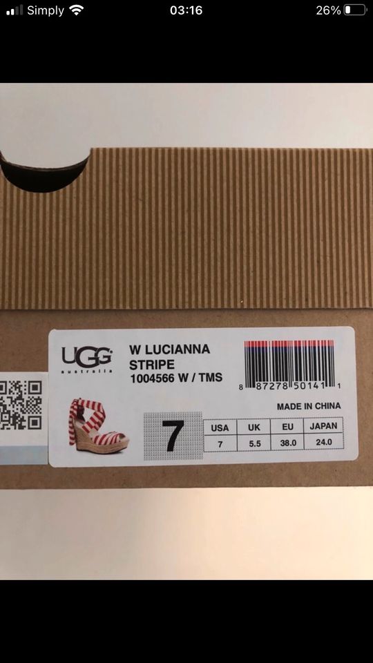 Neu UGG Lucianna Stripe Plateu Sandalen in Berlin