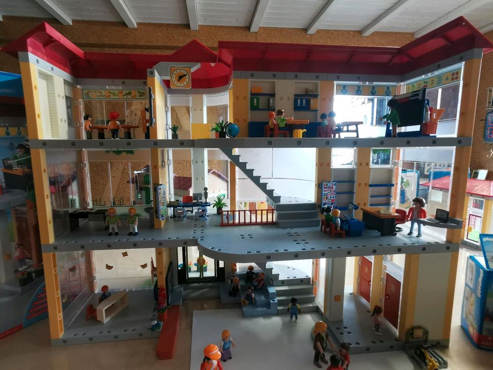 Playmobil große Schule 4324+7464 in Schloß Holte-Stukenbrock