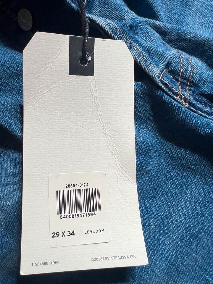 Levi’s Jeans neu mit Etikett in Dierdorf