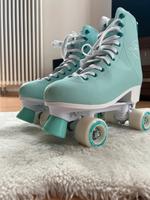Rollschuhe mint türkis neu Größe 40 Raven Leipzig - Plagwitz Vorschau