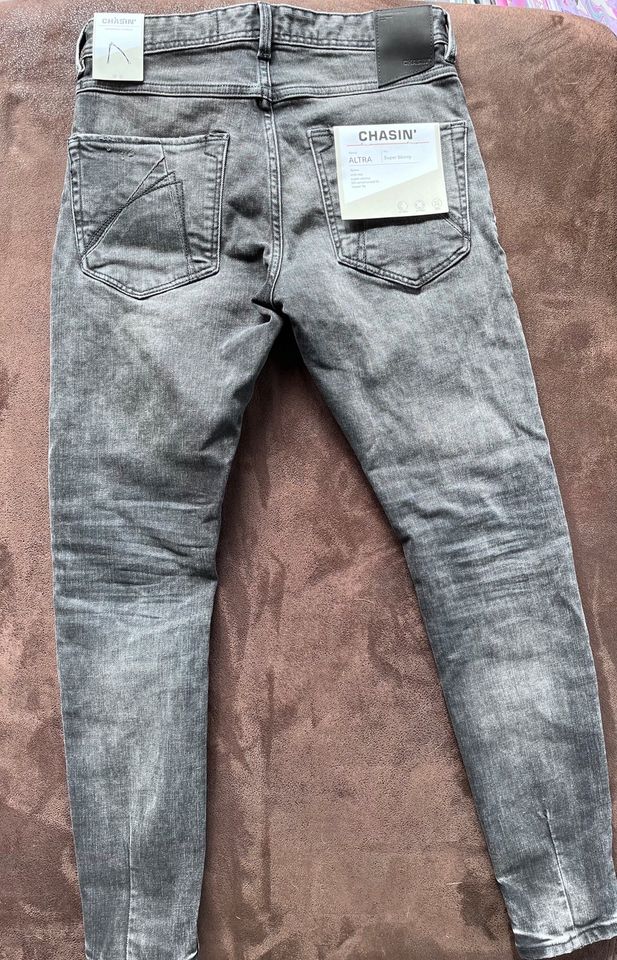 Chasin Jeans Hose Größe 30/32 in Versmold