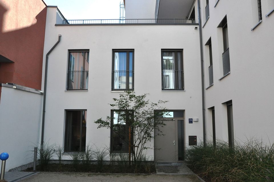 Barrierefreies vollmöbliertes City-Apartment, BJ 2013, energieeffizient, Toplage Ludwigvorstadt in München