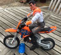 Action Man Spielfigur mit Motorrad Enduro Motocross Barbie Ken Niedersachsen - Burgwedel Vorschau