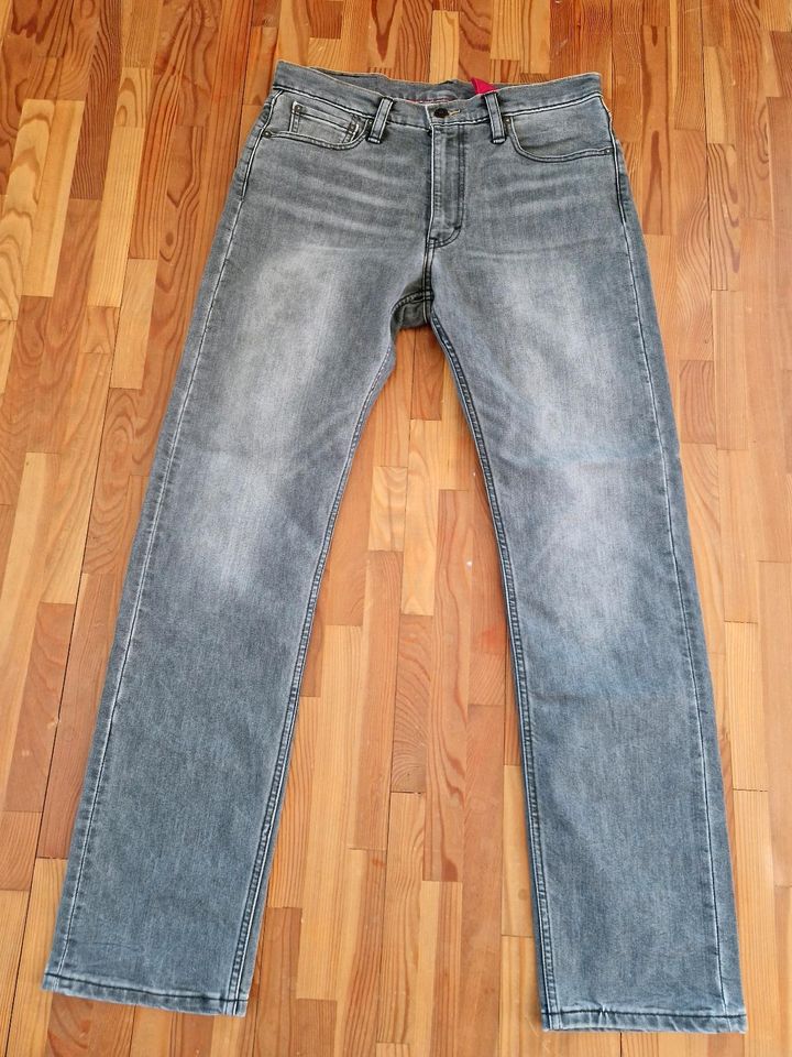 Levi's 504 W32 L32 Jeans grau in Pegnitz