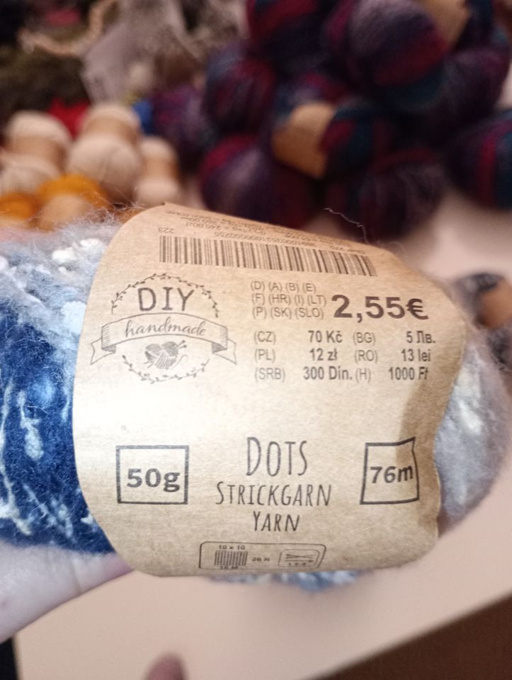 Wolle 15 Knäuel, Dots Strickgarn blau/ weiß in Gelsenkirchen