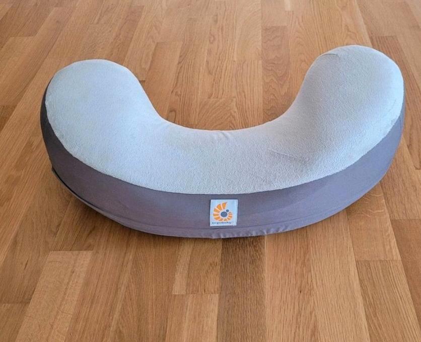 Ergobaby Stillkissen Nursing Pillow flauschig ergonomisch in Karlshuld
